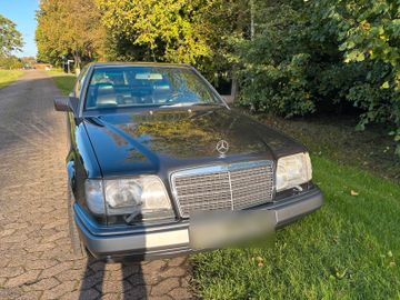 صورة 1 لـ 1990 Mercedes-BENZ 300