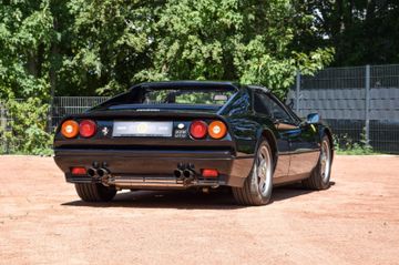 1989 Ferrari 328 照片 2