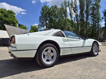 1987 Ferrari 328 照片 4