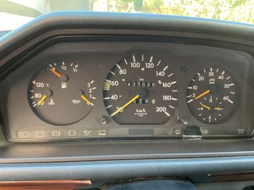 صورة مصغرة 12 لـ 1992 Mercedes-BENZ 300
