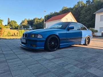1992 BMW 330 照片 5