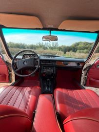 صورة 10 لـ 1970 Mercedes-BENZ 300