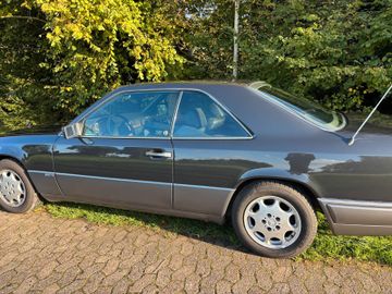 صورة 3 لـ 1990 Mercedes-BENZ 300