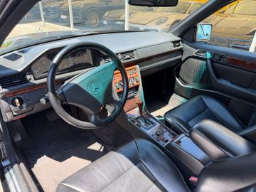 صورة مصغرة 11 لـ 1993 Mercedes-BENZ 300