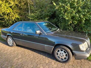 صورة 2 لـ 1990 Mercedes-BENZ 300