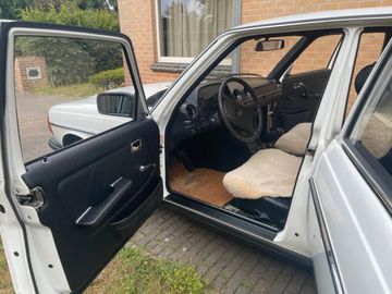 1980 Mercedes-BENZ 300 — миниатюра 12