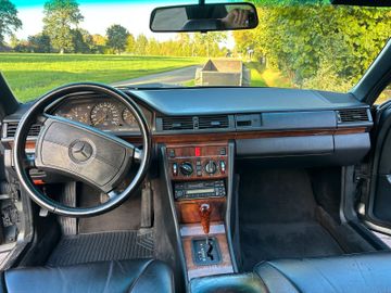 صورة 8 لـ 1990 Mercedes-BENZ 300