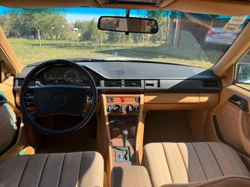 صورة 8 لـ 1989 Mercedes-BENZ 300