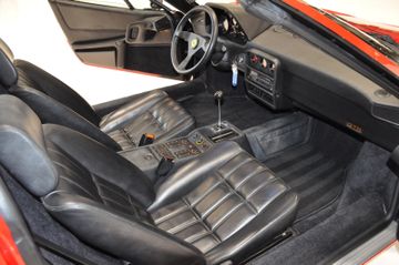 1989 Ferrari 328 照片 4