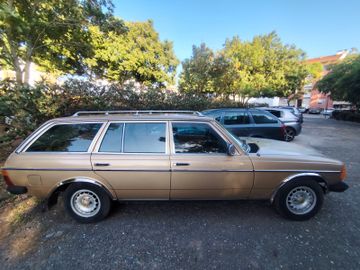 صورة 3 لـ 1979 Mercedes-BENZ 300