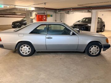 صورة 3 لـ 1990 Mercedes-BENZ 300