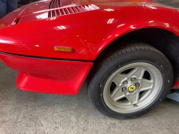 1983 Ferrari 308 缩略图 3
