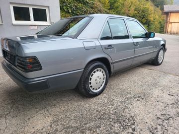 صورة 8 لـ 1988 Mercedes-BENZ 300