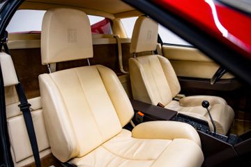 1986 Ferrari TESTAROSSA 缩略图 18
