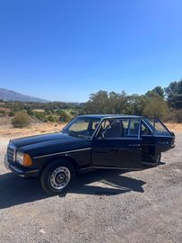 صورة 8 لـ 1981 Mercedes-BENZ 300