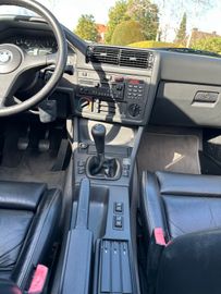 1989 BMW 330 照片 9
