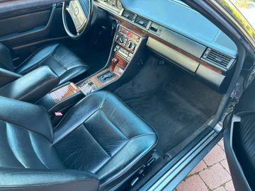 صورة مصغرة 15 لـ 1990 Mercedes-BENZ 300