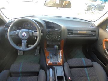 1995 Alpina B3 照片 10