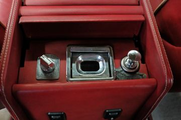 1986 Aston Martin LAGONDA 缩略图 20