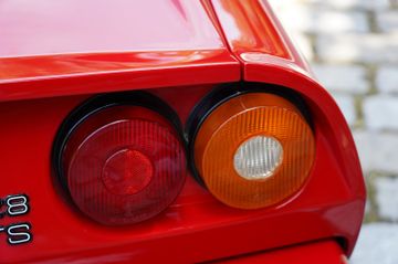 1988 Ferrari 328 照片 7