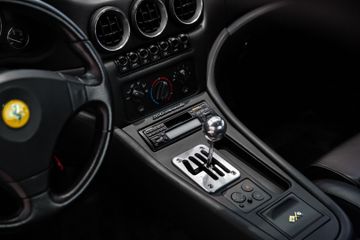 صورة 10 لـ 1996 Ferrari 550
