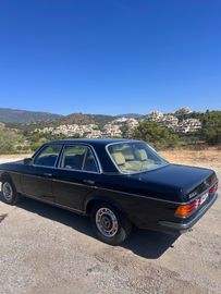 صورة 4 لـ 1981 Mercedes-BENZ 300