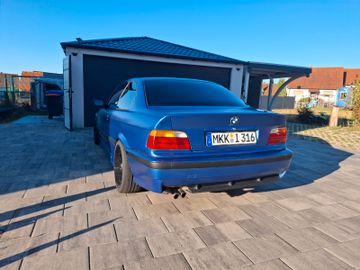 1992 BMW 330 照片 6