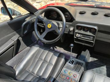 1988 Ferrari 328 照片 9