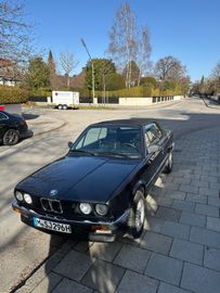 1989 BMW 330 照片 1