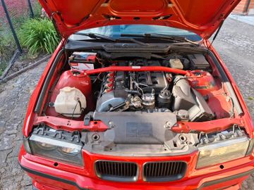 1995 BMW 330 照片 3