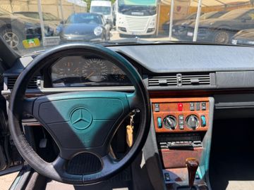 صورة مصغرة 15 لـ 1993 Mercedes-BENZ 300