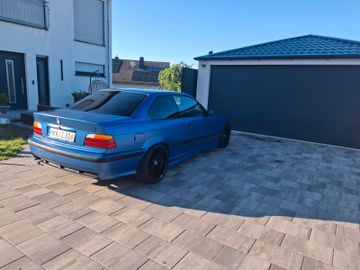1992 BMW 330 照片 3