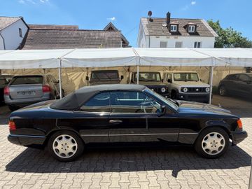 صورة 2 لـ 1993 Mercedes-BENZ 300