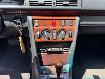 صورة مصغرة 17 لـ 1993 Mercedes-BENZ 300