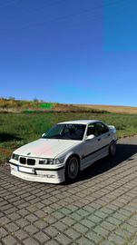 1994 Alpina B3 照片 1