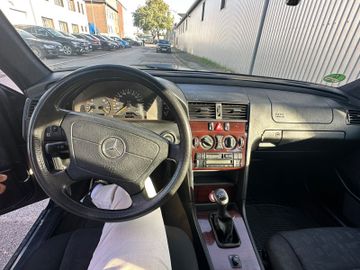 صورة مصغرة 5 لـ 1996 Mercedes-BENZ C 180