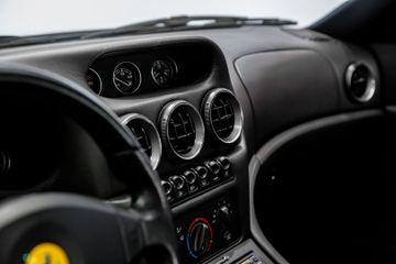 1996 Ferrari 550 — миниатюра 11