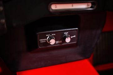 صورة مصغرة 12 لـ 1970 Ferrari 365
