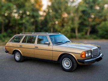 صورة 1 لـ 1979 Mercedes-BENZ 300