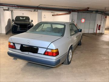 صورة 7 لـ 1990 Mercedes-BENZ 300