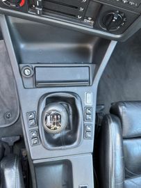 1989 BMW 330 照片 10