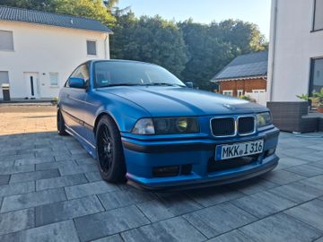 1992 BMW 330 照片 4