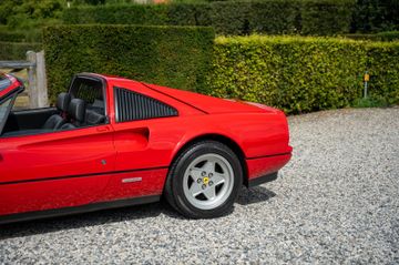 1987 Ferrari 328 — миниатюра 16