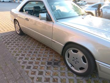 1988 Mercedes-BENZ 300 — фото 3