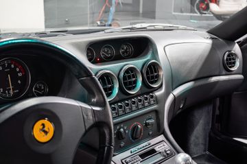 صورة مصغرة 29 لـ 1997 Ferrari 550